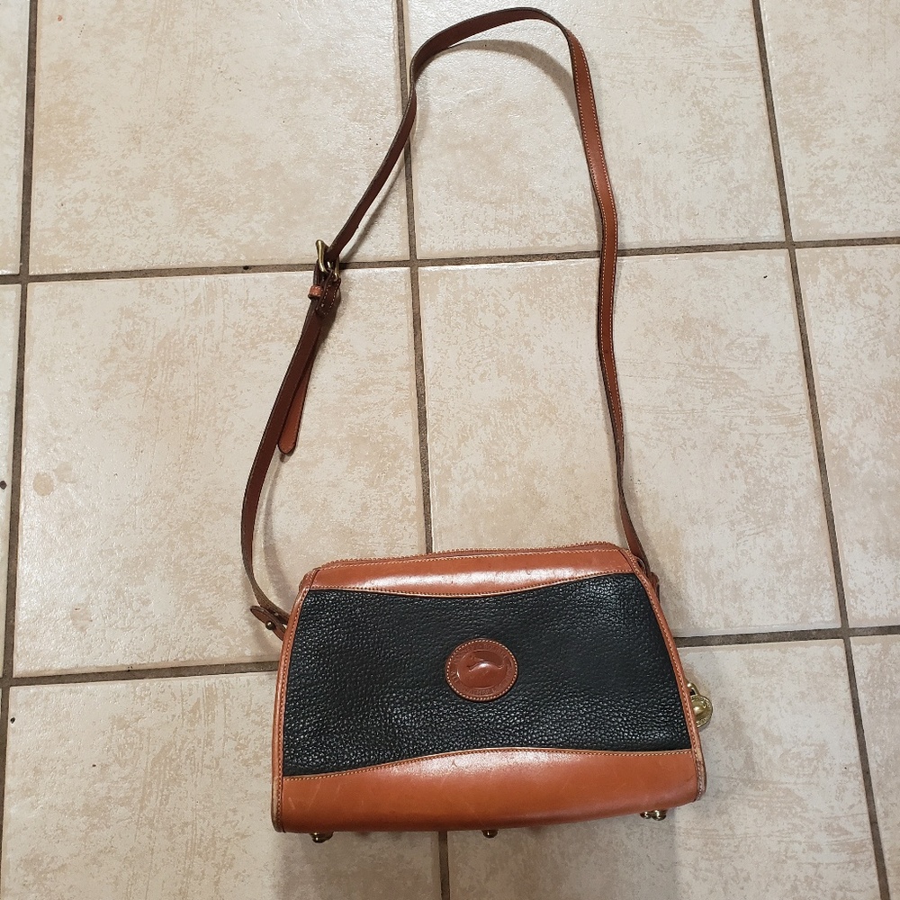 VINTAGE DOONEY & BOURKE crossbody bag